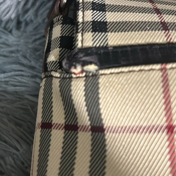 Burberry Fold Down Crossbody. - Picture 8 of 12